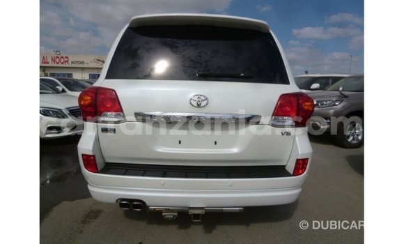 Buy Import Toyota Land Cruiser White Car in Import - Dubai in Arusha Buy Import Toyota Land Cruiser White Car in Import - Dubai in Arusha