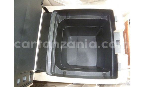 Buy Import Toyota Land Cruiser White Car in Import - Dubai in Arusha Buy Import Toyota Land Cruiser White Car in Import - Dubai in Arusha