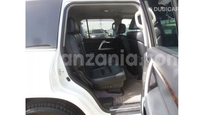 Big with watermark toyota land cruiser arusha import dubai 8418