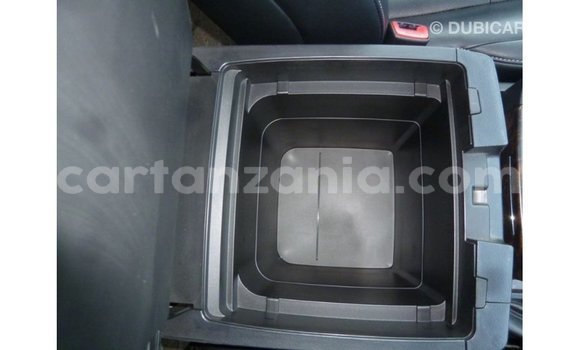 Nunua Imported Toyota Land Cruiser Nyeupe Gari ndani ya Import - Dubai nchini Arusha Nunua Imported Toyota Land Cruiser Nyeupe Gari ndani ya Import - Dubai nchini Arusha