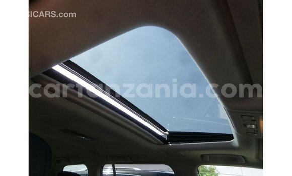 Nunua Imported Toyota Land Cruiser Nyeupe Gari ndani ya Import - Dubai nchini Arusha Nunua Imported Toyota Land Cruiser Nyeupe Gari ndani ya Import - Dubai nchini Arusha