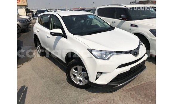 Nunua Imported Toyota 4Runner Nyeupe Gari ndani ya Import - Dubai nchini Arusha Nunua Imported Toyota 4Runner Nyeupe Gari ndani ya Import - Dubai nchini Arusha
