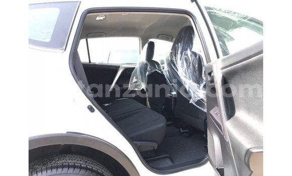 Nunua Imported Toyota 4Runner Nyeupe Gari ndani ya Import - Dubai nchini Arusha Nunua Imported Toyota 4Runner Nyeupe Gari ndani ya Import - Dubai nchini Arusha