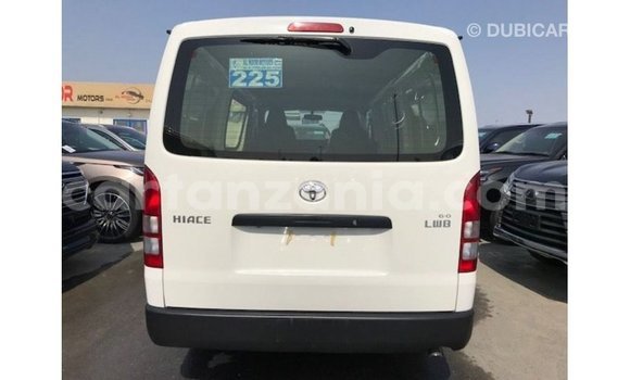 Nunua Imported Toyota Hiace Nyeupe Gari ndani ya Import - Dubai nchini Arusha Nunua Imported Toyota Hiace Nyeupe Gari ndani ya Import - Dubai nchini Arusha