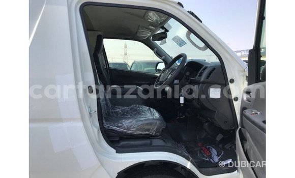 Nunua Imported Toyota Hiace Nyeupe Gari ndani ya Import - Dubai nchini Arusha Nunua Imported Toyota Hiace Nyeupe Gari ndani ya Import - Dubai nchini Arusha