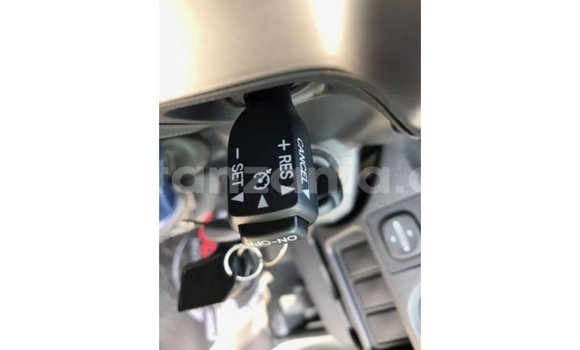 Nunua Imported Toyota Hiace Nyeupe Gari ndani ya Import - Dubai nchini Arusha Nunua Imported Toyota Hiace Nyeupe Gari ndani ya Import - Dubai nchini Arusha