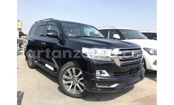 Buy Import Toyota Land Cruiser Black Car in Import - Dubai in Arusha Buy Import Toyota Land Cruiser Black Car in Import - Dubai in Arusha