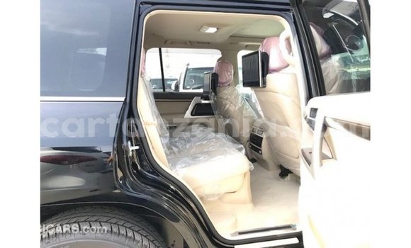 Buy Import Toyota Land Cruiser Black Car in Import - Dubai in Arusha Buy Import Toyota Land Cruiser Black Car in Import - Dubai in Arusha
