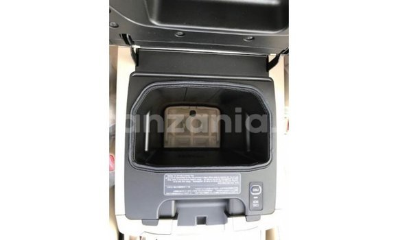 Buy Import Toyota Land Cruiser Black Car in Import - Dubai in Arusha Buy Import Toyota Land Cruiser Black Car in Import - Dubai in Arusha