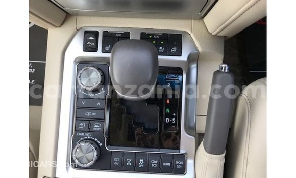 Nunua Imported Toyota Land Cruiser Nyeupe Gari ndani ya Import - Dubai nchini Arusha Nunua Imported Toyota Land Cruiser Nyeupe Gari ndani ya Import - Dubai nchini Arusha
