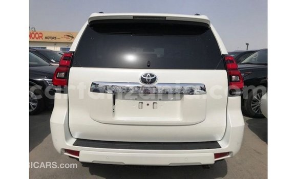 Nunua Imported Toyota Prado Nyeupe Gari ndani ya Import - Dubai nchini Arusha Nunua Imported Toyota Prado Nyeupe Gari ndani ya Import - Dubai nchini Arusha