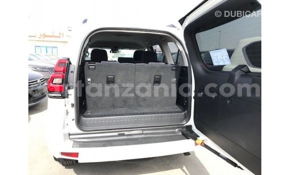 Nunua Imported Toyota Prado Nyeupe Gari ndani ya Import - Dubai nchini Arusha Nunua Imported Toyota Prado Nyeupe Gari ndani ya Import - Dubai nchini Arusha