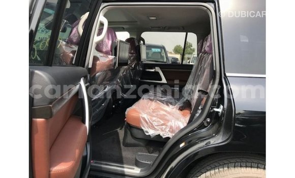 Nunua Imported Toyota Land Cruiser Nyeusi Gari ndani ya Import - Dubai nchini Arusha Nunua Imported Toyota Land Cruiser Nyeusi Gari ndani ya Import - Dubai nchini Arusha