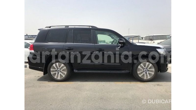 Big with watermark toyota land cruiser arusha import dubai 8428