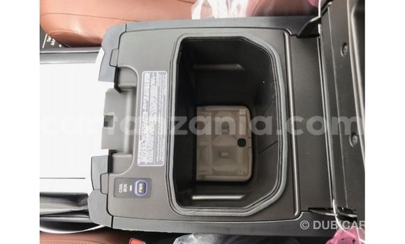 Nunua Imported Toyota Land Cruiser Nyeusi Gari ndani ya Import - Dubai nchini Arusha Nunua Imported Toyota Land Cruiser Nyeusi Gari ndani ya Import - Dubai nchini Arusha