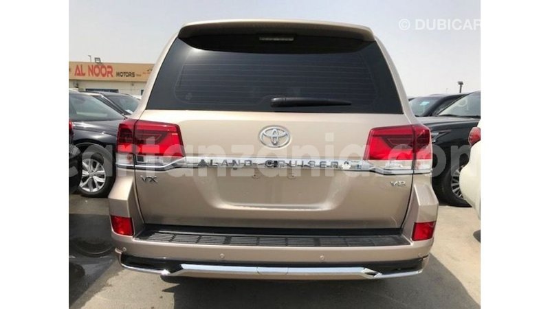 Big with watermark toyota land cruiser arusha import dubai 8429