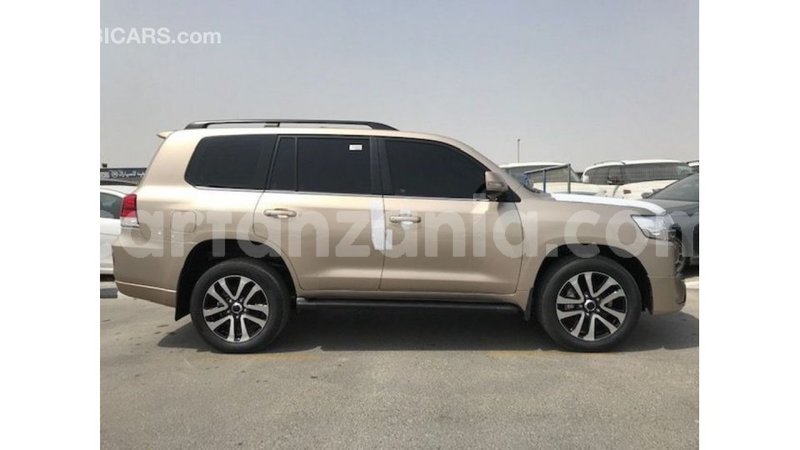 Big with watermark toyota land cruiser arusha import dubai 8429