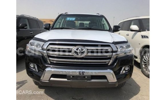 Nunua Imported Toyota Land Cruiser Nyeusi Gari ndani ya Import - Dubai nchini Arusha Nunua Imported Toyota Land Cruiser Nyeusi Gari ndani ya Import - Dubai nchini Arusha