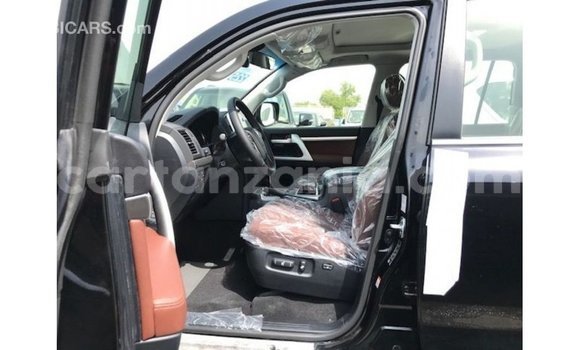 Nunua Imported Toyota Land Cruiser Nyeusi Gari ndani ya Import - Dubai nchini Arusha Nunua Imported Toyota Land Cruiser Nyeusi Gari ndani ya Import - Dubai nchini Arusha