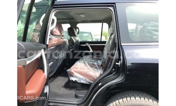 Nunua Imported Toyota Land Cruiser Nyeusi Gari ndani ya Import - Dubai nchini Arusha Nunua Imported Toyota Land Cruiser Nyeusi Gari ndani ya Import - Dubai nchini Arusha