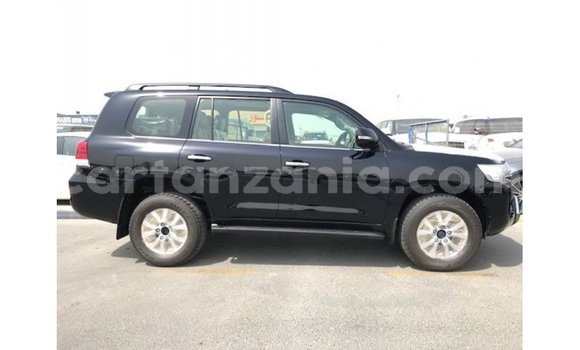Nunua Imported Toyota Land Cruiser Nyeusi Gari ndani ya Import - Dubai nchini Arusha Nunua Imported Toyota Land Cruiser Nyeusi Gari ndani ya Import - Dubai nchini Arusha