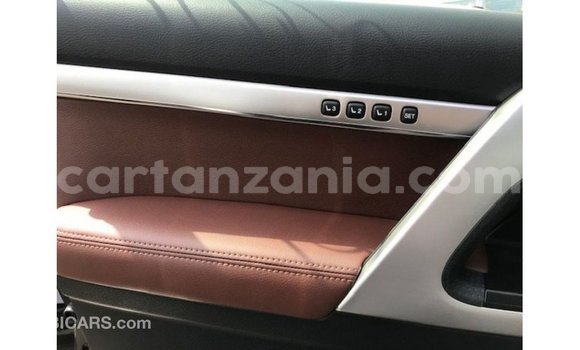 Nunua Imported Toyota Land Cruiser Nyeusi Gari ndani ya Import - Dubai nchini Arusha Nunua Imported Toyota Land Cruiser Nyeusi Gari ndani ya Import - Dubai nchini Arusha