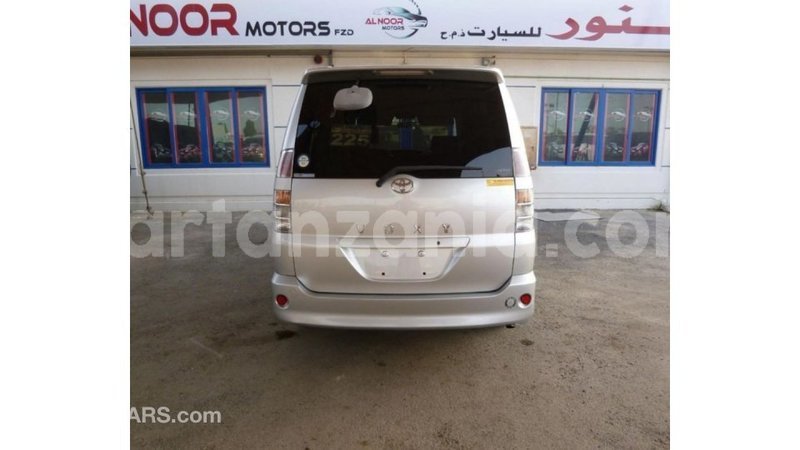 Big with watermark toyota voxy arusha import dubai 8437