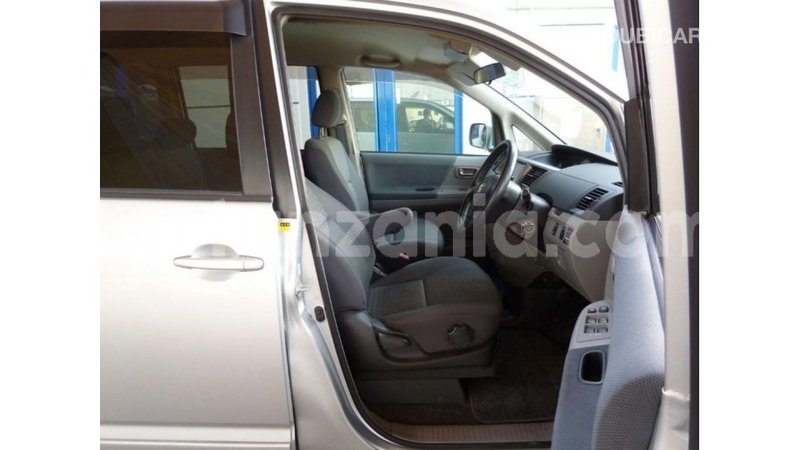 Big with watermark toyota voxy arusha import dubai 8437