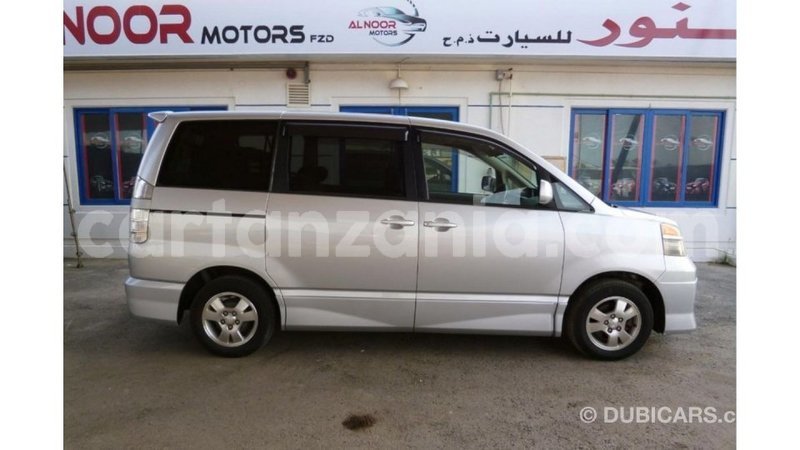 Big with watermark toyota voxy arusha import dubai 8437