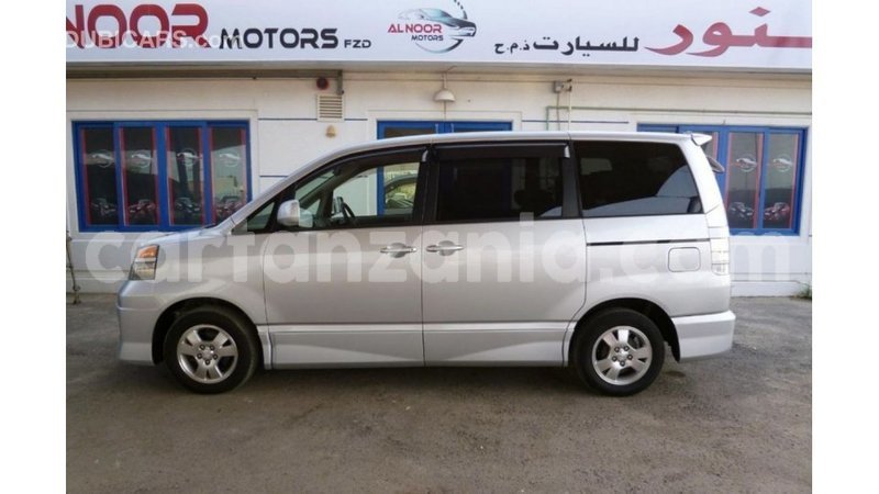 Big with watermark toyota voxy arusha import dubai 8437