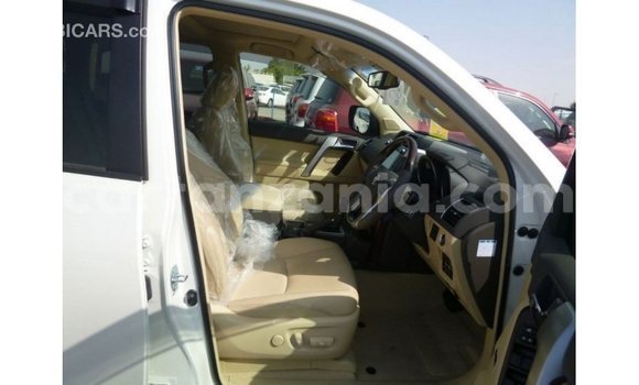 Nunua Imported Toyota Prado Nyeupe Gari ndani ya Import - Dubai nchini Arusha Nunua Imported Toyota Prado Nyeupe Gari ndani ya Import - Dubai nchini Arusha