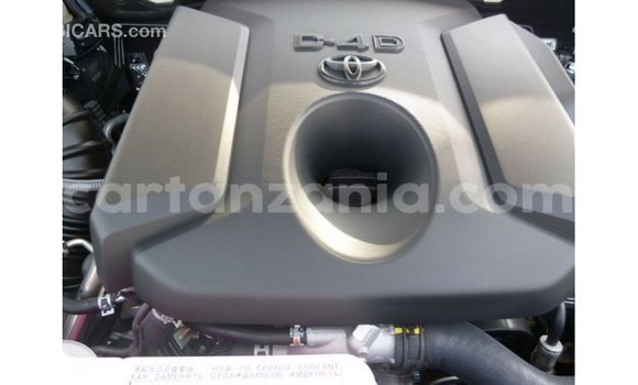 Nunua Imported Toyota Prado Nyeupe Gari ndani ya Import - Dubai nchini Arusha Nunua Imported Toyota Prado Nyeupe Gari ndani ya Import - Dubai nchini Arusha