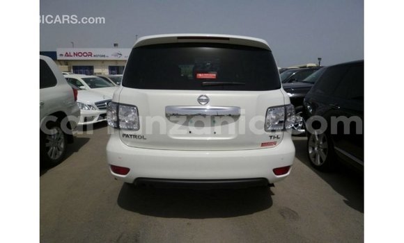 Nunua Imported Nissan Patrol Nyeupe Gari ndani ya Import - Dubai nchini Arusha Nunua Imported Nissan Patrol Nyeupe Gari ndani ya Import - Dubai nchini Arusha