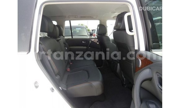 Nunua Imported Nissan Patrol Nyeupe Gari ndani ya Import - Dubai nchini Arusha Nunua Imported Nissan Patrol Nyeupe Gari ndani ya Import - Dubai nchini Arusha