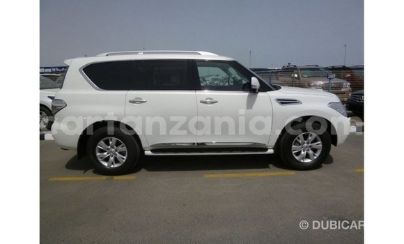 Nunua Imported Nissan Patrol Nyeupe Gari ndani ya Import - Dubai nchini Arusha Nunua Imported Nissan Patrol Nyeupe Gari ndani ya Import - Dubai nchini Arusha