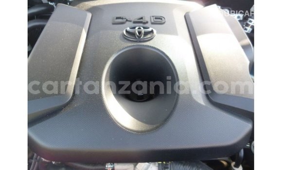 Buy Import Toyota Prado White Car in Import - Dubai in Arusha Buy Import Toyota Prado White Car in Import - Dubai in Arusha