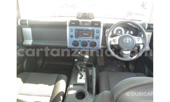 Nunua Imported Toyota FJ Cruiser Bluu Gari ndani ya Import - Dubai nchini Arusha Nunua Imported Toyota FJ Cruiser Bluu Gari ndani ya Import - Dubai nchini Arusha