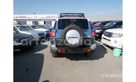 Nunua Imported Toyota FJ Cruiser Bluu Gari ndani ya Import - Dubai nchini Arusha Nunua Imported Toyota FJ Cruiser Bluu Gari ndani ya Import - Dubai nchini Arusha