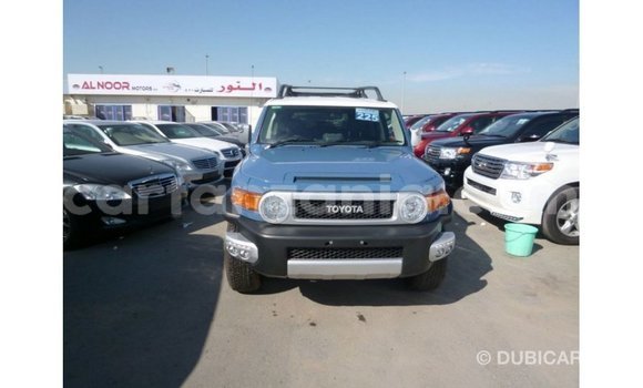 Nunua Imported Toyota FJ Cruiser Bluu Gari ndani ya Import - Dubai nchini Arusha Nunua Imported Toyota FJ Cruiser Bluu Gari ndani ya Import - Dubai nchini Arusha