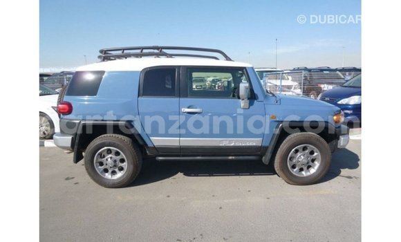 Nunua Imported Toyota FJ Cruiser Bluu Gari ndani ya Import - Dubai nchini Arusha Nunua Imported Toyota FJ Cruiser Bluu Gari ndani ya Import - Dubai nchini Arusha