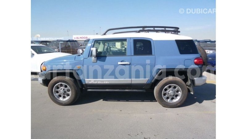 Big with watermark toyota fj cruiser arusha import dubai 8473