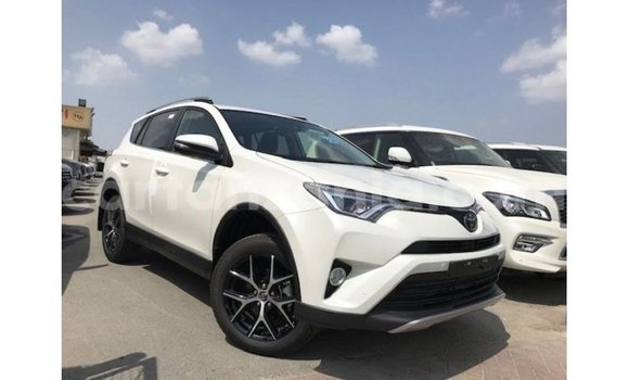 Nunua Imported Toyota 4Runner Nyeupe Gari ndani ya Import - Dubai nchini Arusha Nunua Imported Toyota 4Runner Nyeupe Gari ndani ya Import - Dubai nchini Arusha