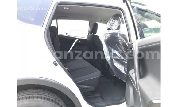 Nunua Imported Toyota 4Runner Nyeupe Gari ndani ya Import - Dubai nchini Arusha Nunua Imported Toyota 4Runner Nyeupe Gari ndani ya Import - Dubai nchini Arusha