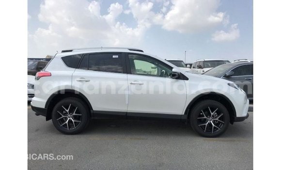 Nunua Imported Toyota 4Runner Nyeupe Gari ndani ya Import - Dubai nchini Arusha Nunua Imported Toyota 4Runner Nyeupe Gari ndani ya Import - Dubai nchini Arusha