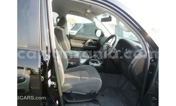 Nunua Imported Toyota Land Cruiser Nyeusi Gari ndani ya Import - Dubai nchini Arusha Nunua Imported Toyota Land Cruiser Nyeusi Gari ndani ya Import - Dubai nchini Arusha