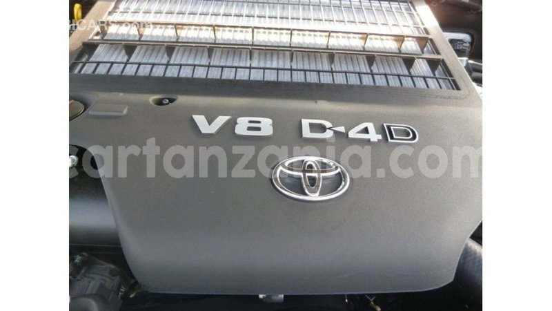 Big with watermark toyota land cruiser arusha import dubai 8490