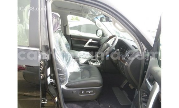 Nunua Imported Toyota Land Cruiser Nyeusi Gari ndani ya Import - Dubai nchini Arusha Nunua Imported Toyota Land Cruiser Nyeusi Gari ndani ya Import - Dubai nchini Arusha