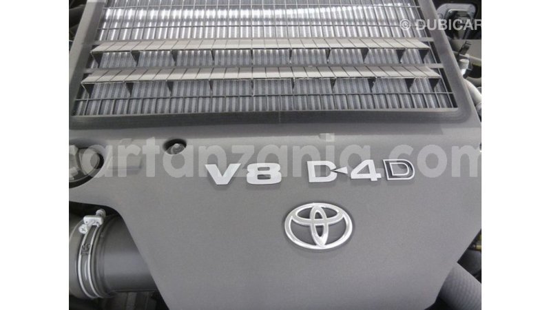 Big with watermark toyota land cruiser arusha import dubai 8492