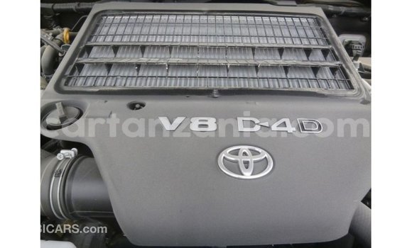 Nunua Imported Toyota Land Cruiser Nyingine Gari ndani ya Import - Dubai nchini Arusha Nunua Imported Toyota Land Cruiser Nyingine Gari ndani ya Import - Dubai nchini Arusha