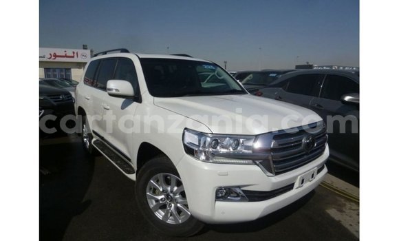 Buy Import Toyota Land Cruiser White Car in Import - Dubai in Arusha Buy Import Toyota Land Cruiser White Car in Import - Dubai in Arusha